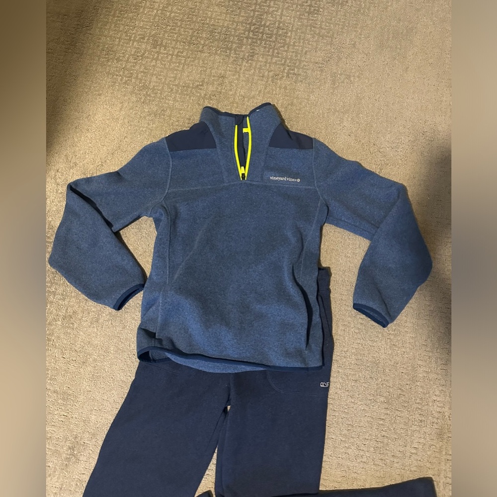 Vineyard Vines Performance Fleece Sweater size large for both top and bottom